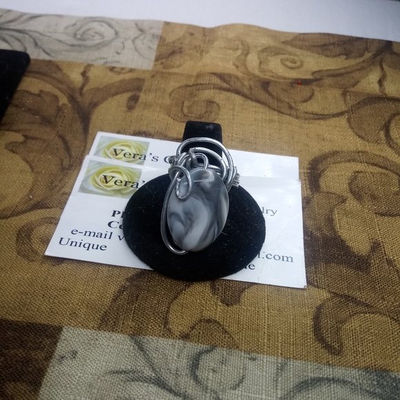 Jewelry - Picture 6 of 6